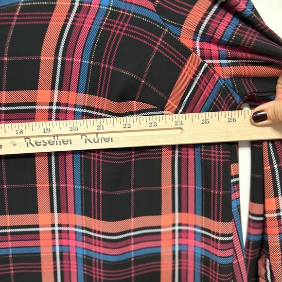 Torrid Georgette Hi-Low Pullover Long Sleeve Blouse in Plaid Black Red Size 3 - Picture 10 of 10